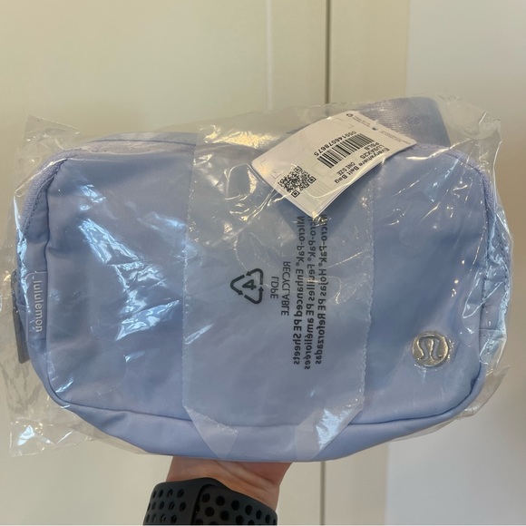 NWT Lululemon Everywhere Belt bag Pastel Blue silver hardware logo 1L size - Picture 10 of 15